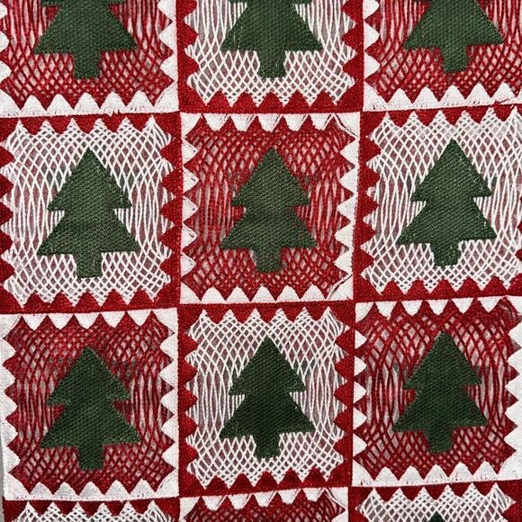 FARM FRESH White Green Red Crochet Christmas Tree Print Table Runner - Picture 3 of 11